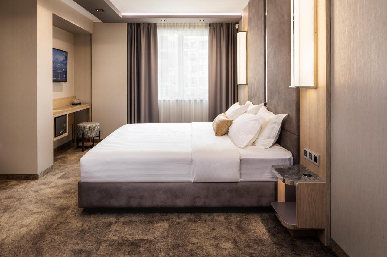 -- Este Park Hotel -- Part Of Urban Chic Luxury Design Hotels - Parking & Compliments - Next To Shopping & Dining Mall Plovdiv Esterno foto