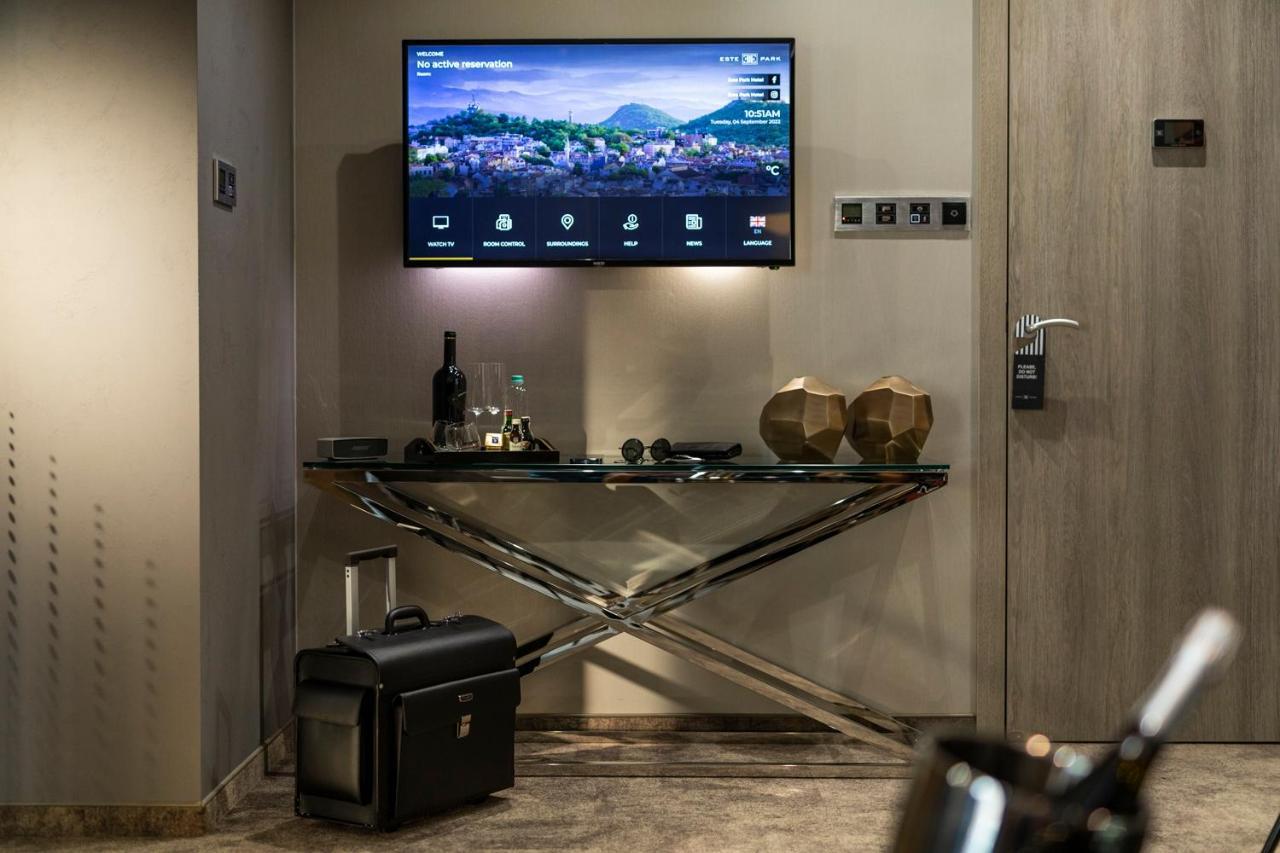 -- Este Park Hotel -- Part Of Urban Chic Luxury Design Hotels - Parking & Compliments - Next To Shopping & Dining Mall Plovdiv Esterno foto
